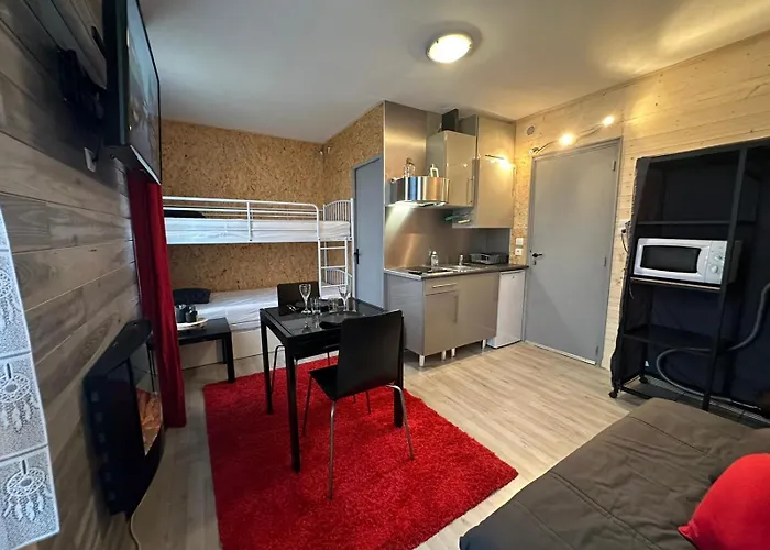 Le Chaleureux Cocon Rouge Ustou