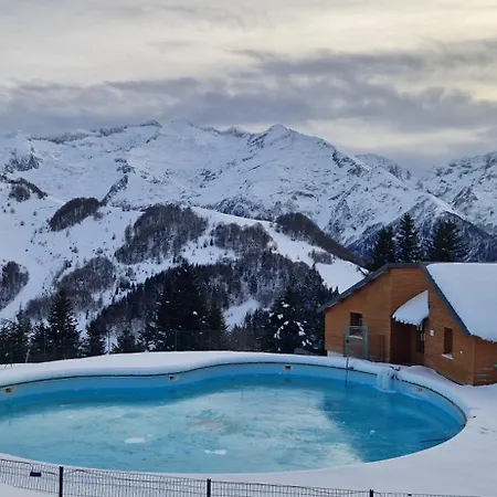 Le Chaleureux Cocon Rouge * Ustou