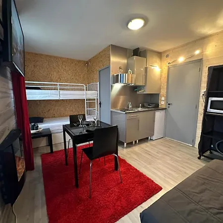 Le Chaleureux Cocon Rouge Ustou